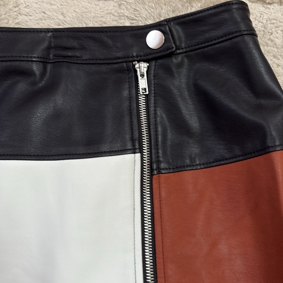 NWT Colorblock Mod PLeather Skirt - Picture 2 of 9